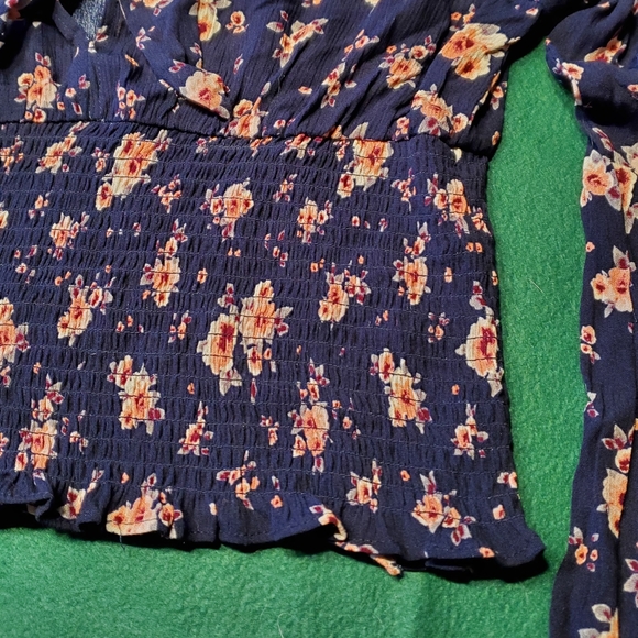 Freshman floral top - Picture 8 of 15